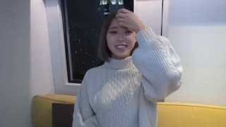 【国产剧情】气质美少妇旅馆叫外卖勾搭害羞的外卖小哥